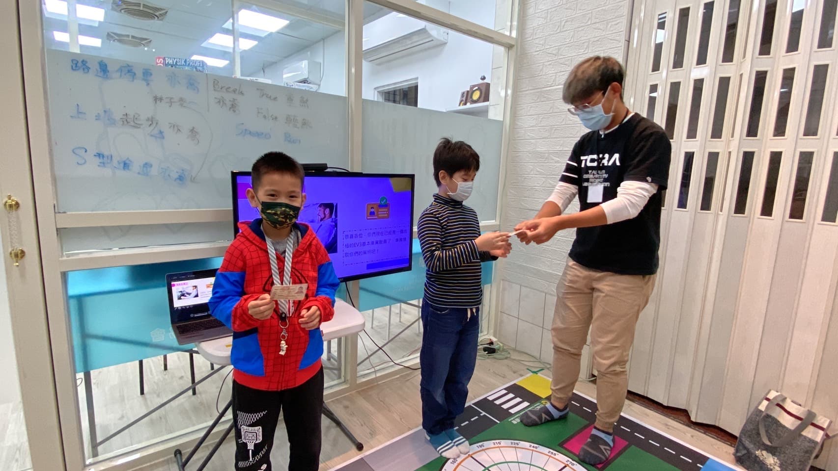 Hugo teaching a robotics class