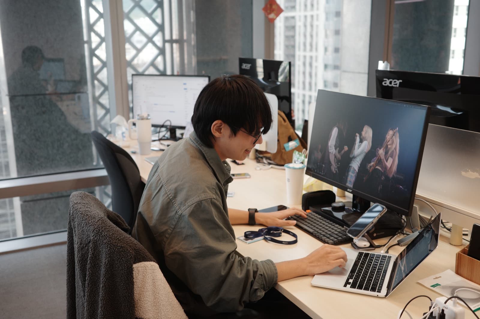 Hugo working at his desk in Appier's Taipei office